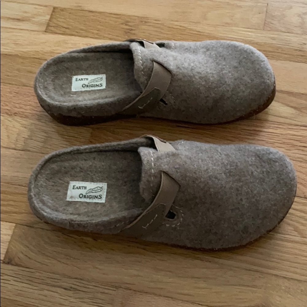 Earth Origins Clogs - Picture 4 of 10